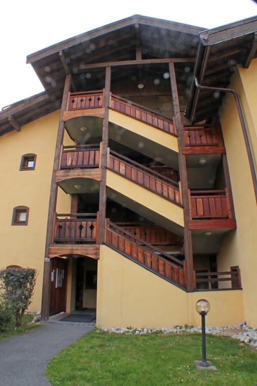 Apartment Capucin - A 3 Bedroom Chamonix Mountain Loft Номер фото