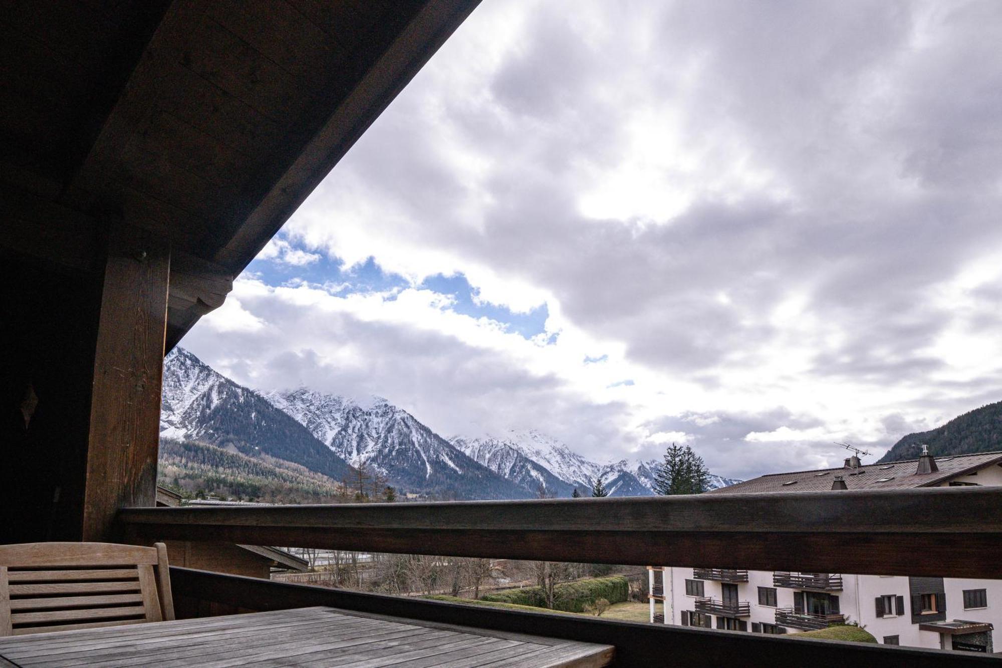Apartment Capucin - A 3 Bedroom Chamonix Mountain Loft Экстерьер фото