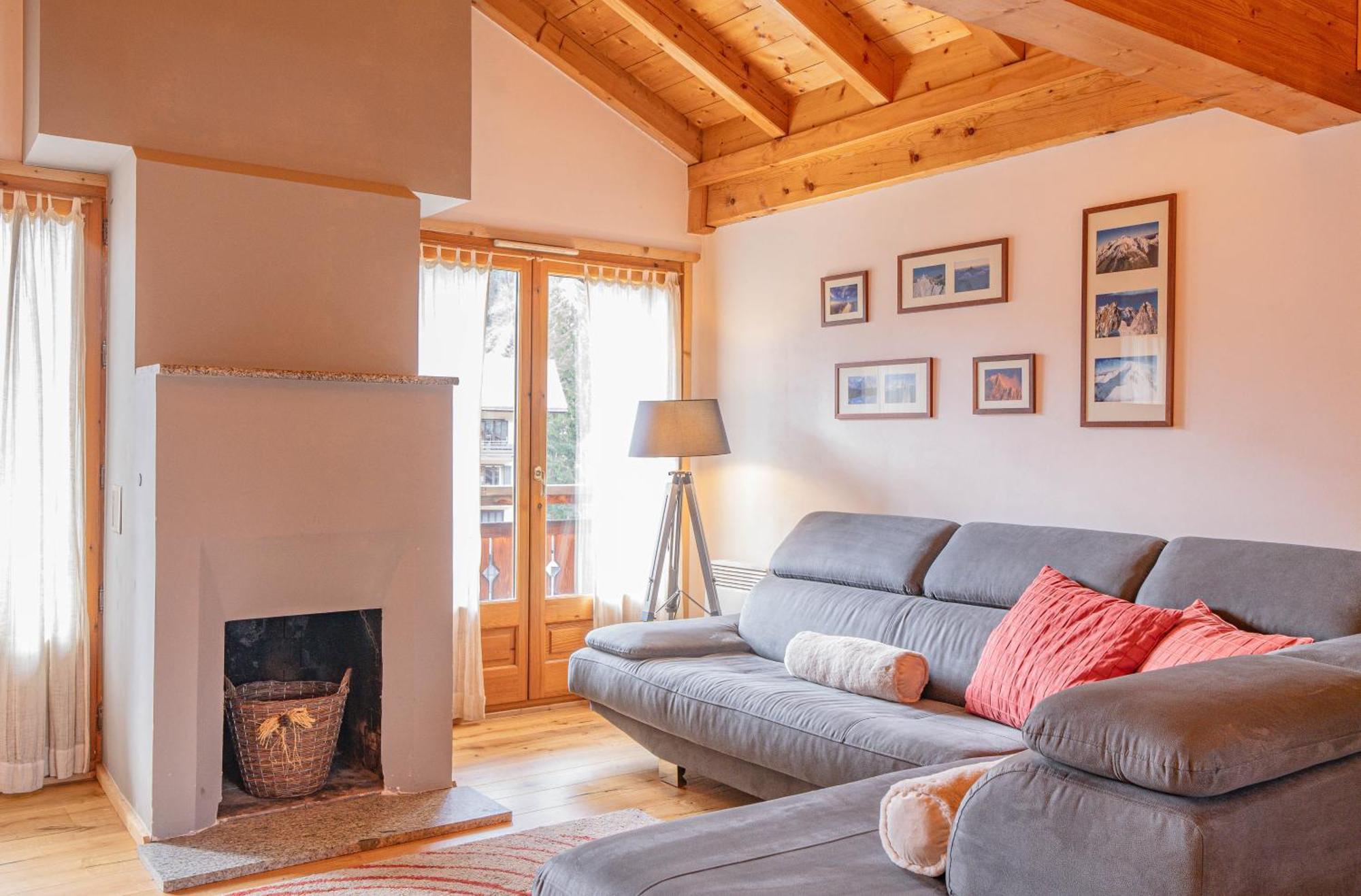 Apartment Capucin - A 3 Bedroom Chamonix Mountain Loft Экстерьер фото