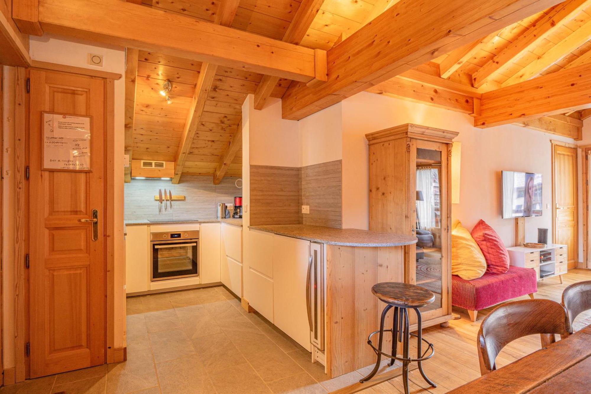 Apartment Capucin - A 3 Bedroom Chamonix Mountain Loft Экстерьер фото