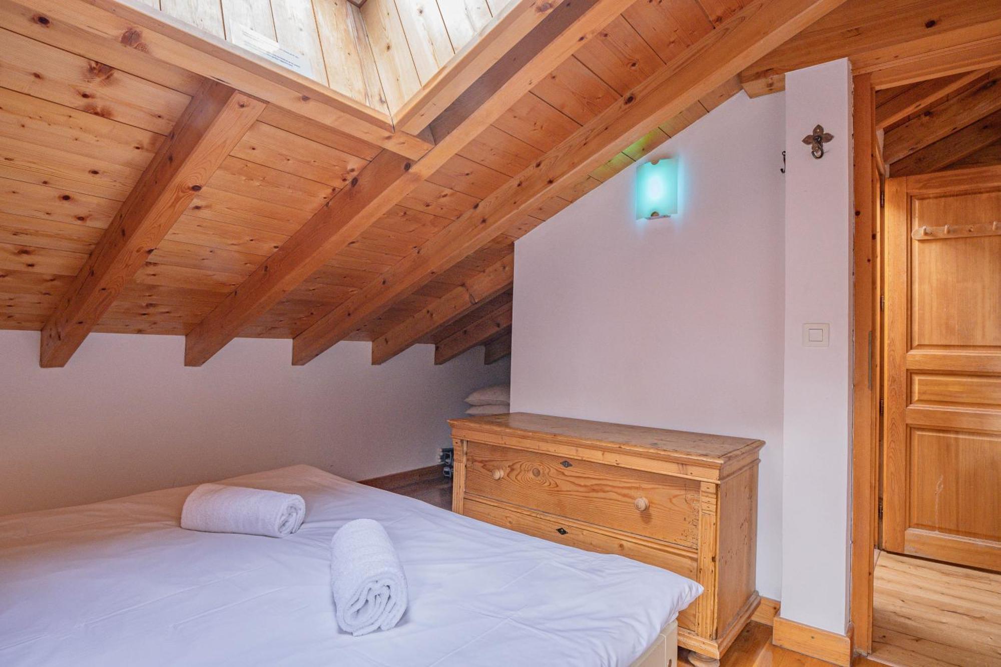 Apartment Capucin - A 3 Bedroom Chamonix Mountain Loft Экстерьер фото