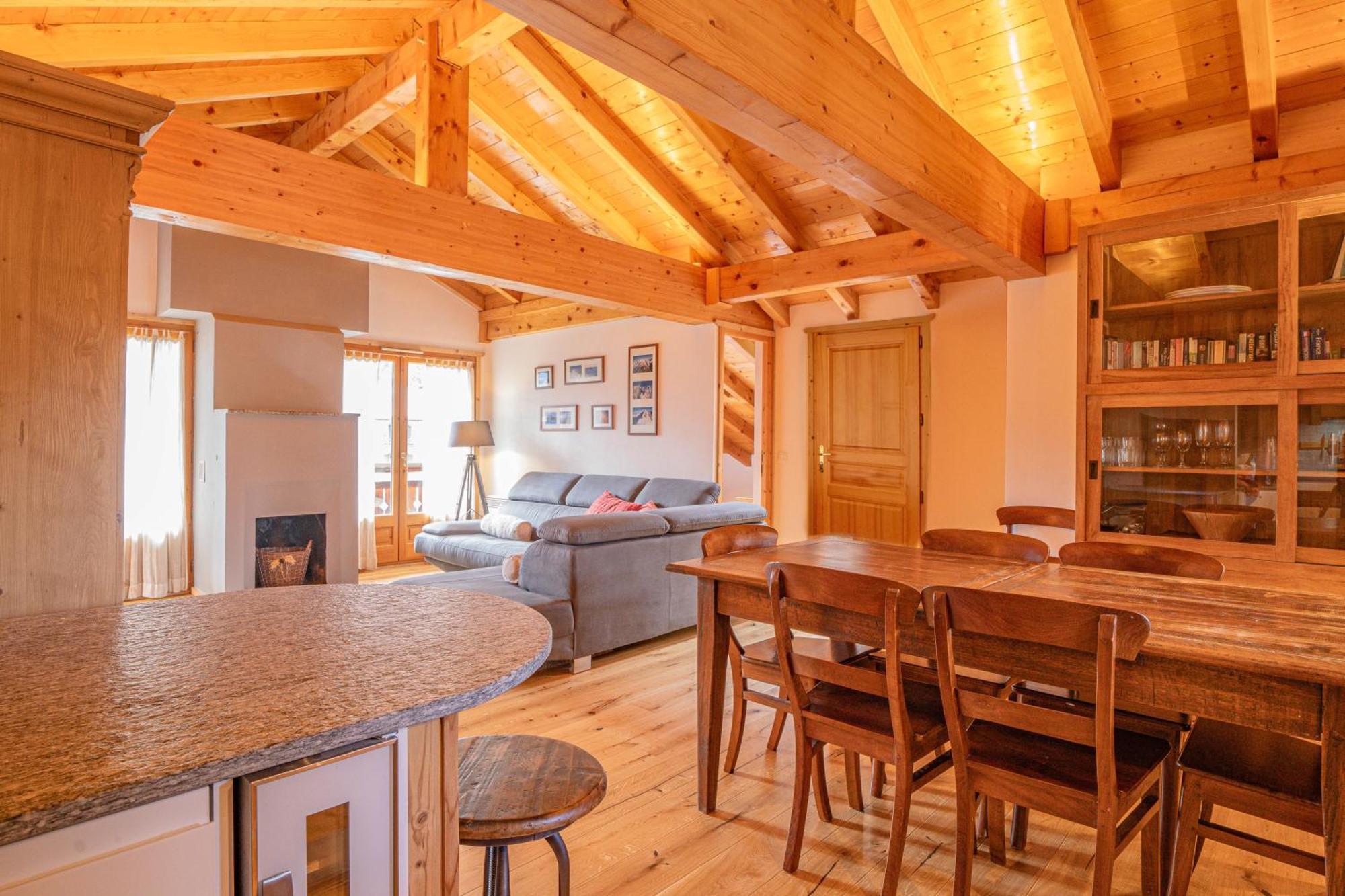 Apartment Capucin - A 3 Bedroom Chamonix Mountain Loft Экстерьер фото