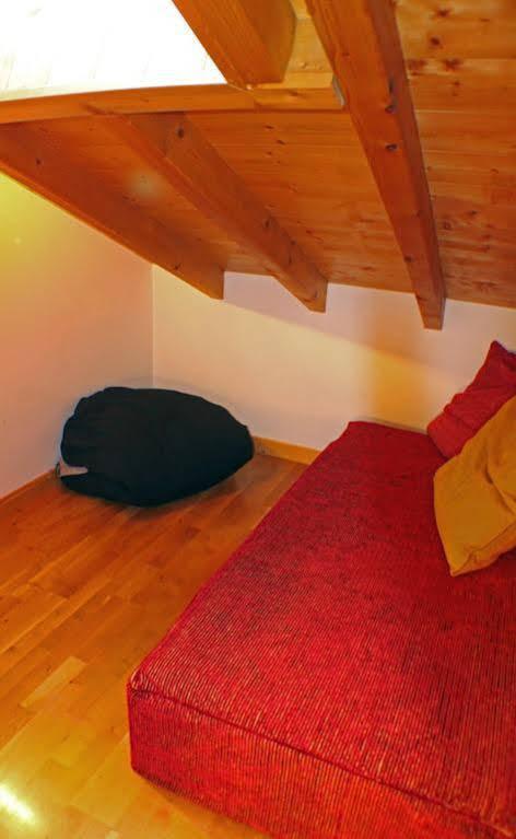 Apartment Capucin - A 3 Bedroom Chamonix Mountain Loft Экстерьер фото